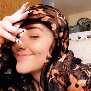 Meet your Posher, Melanie